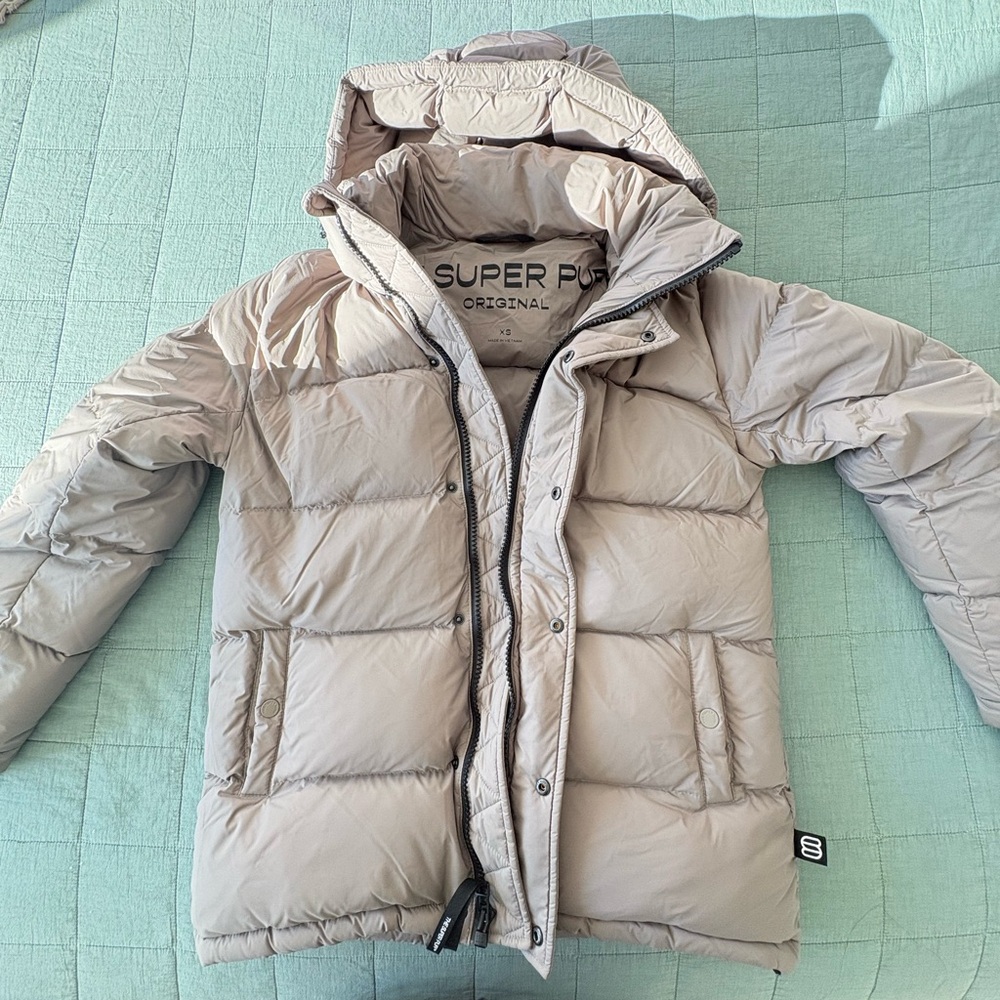 Aritzia super puff jacket - MID. Xs. Barely worn